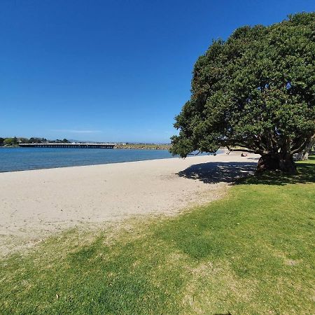Tauranga - Big, Beautiful Villa On The Water! Exterior photo