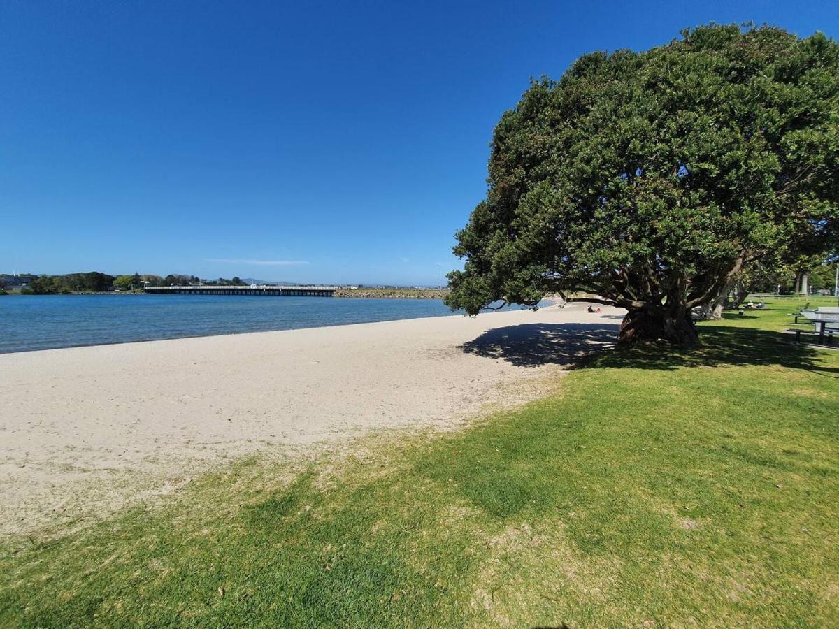 Tauranga - Big, Beautiful Villa On The Water! Exterior photo